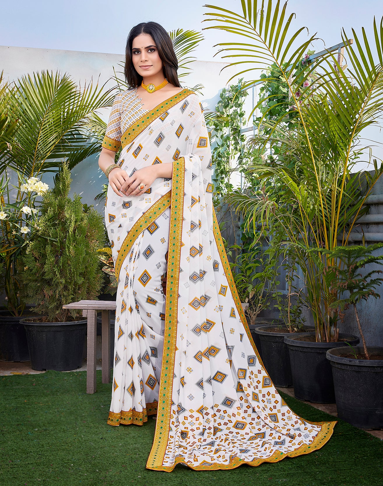 Supikart Elegant Georgette Saree with Blouse Piece