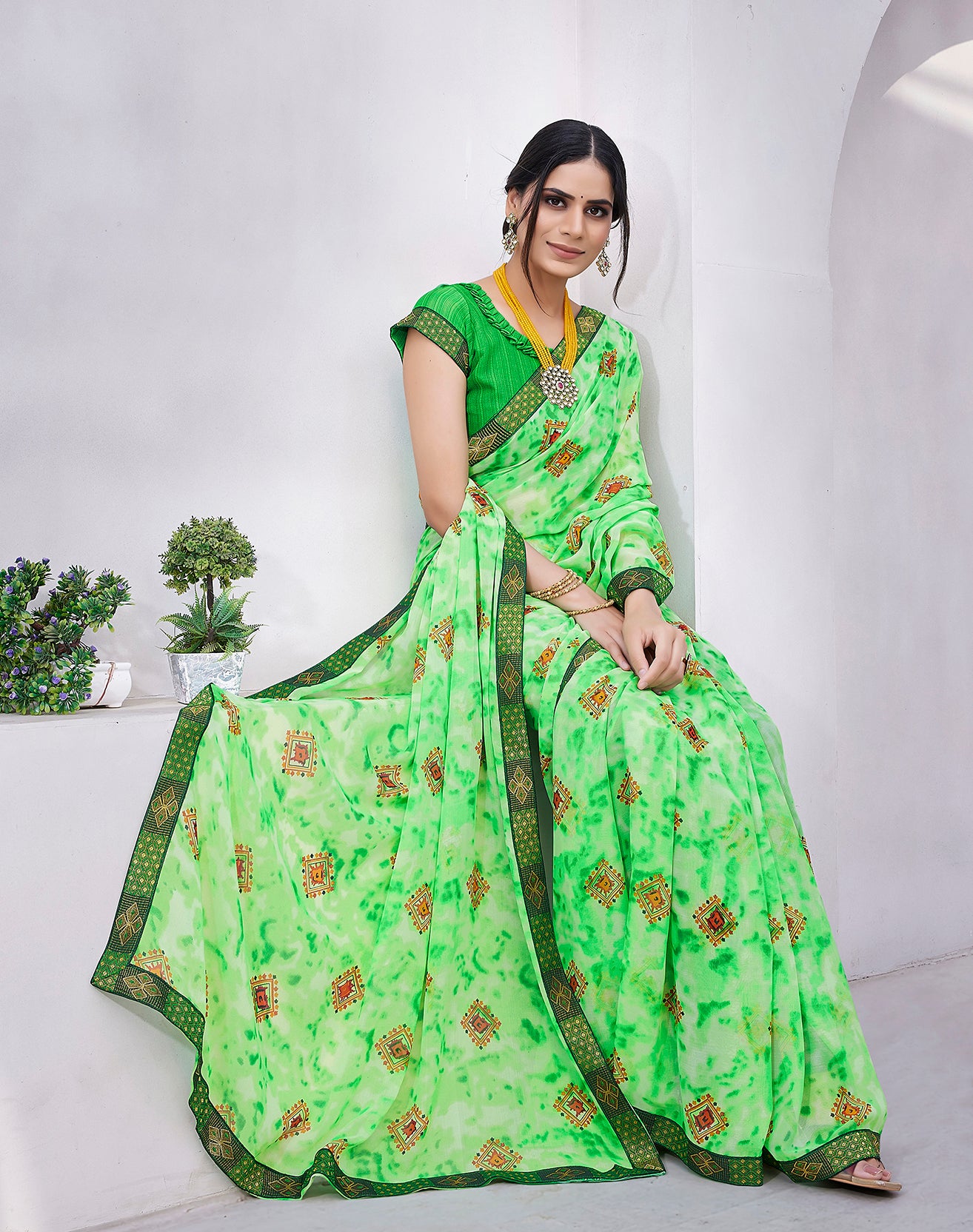 Supikart Elegant Georgette Saree with Blouse Piece