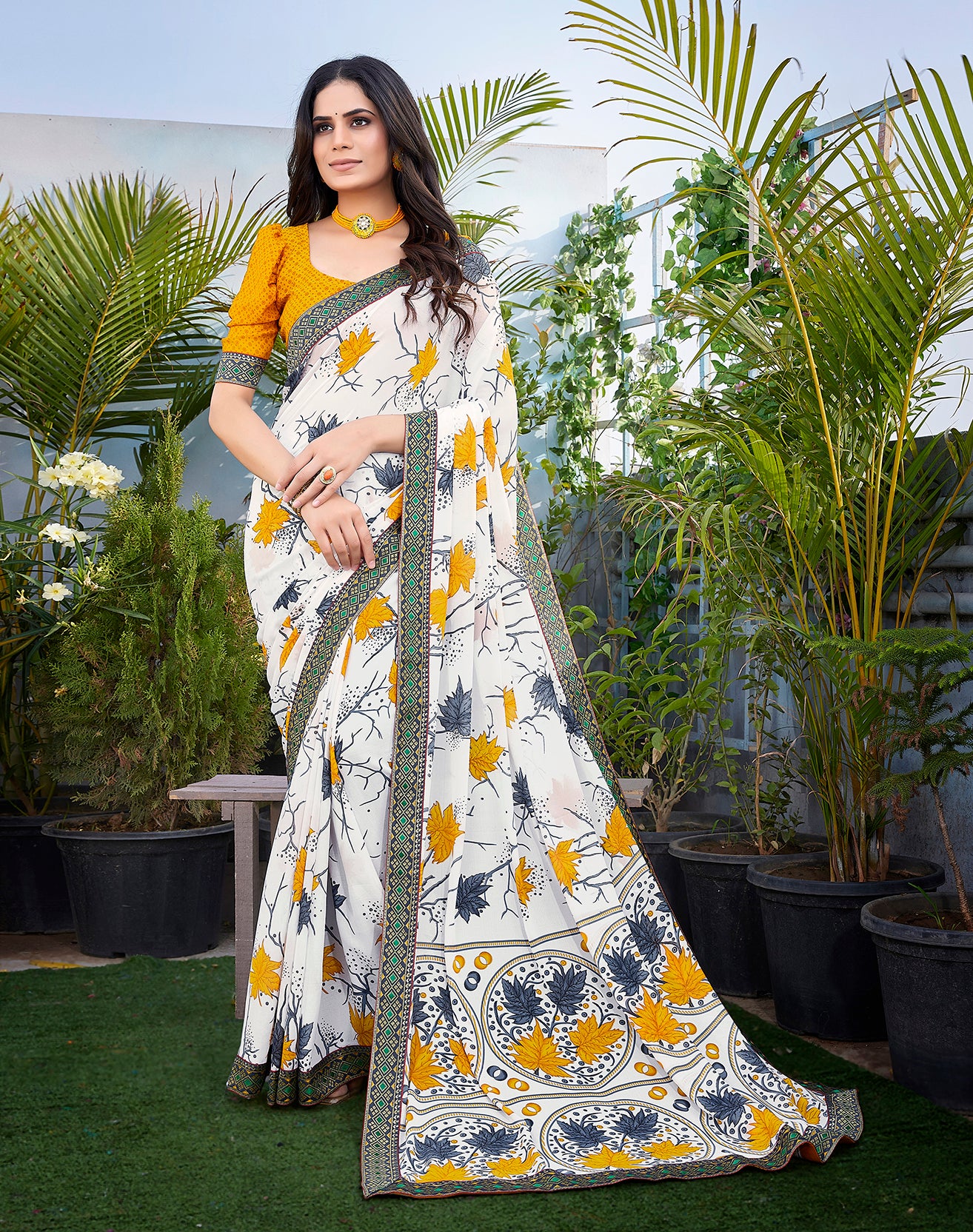 Supikart Elegant Georgette Saree with Blouse Piece