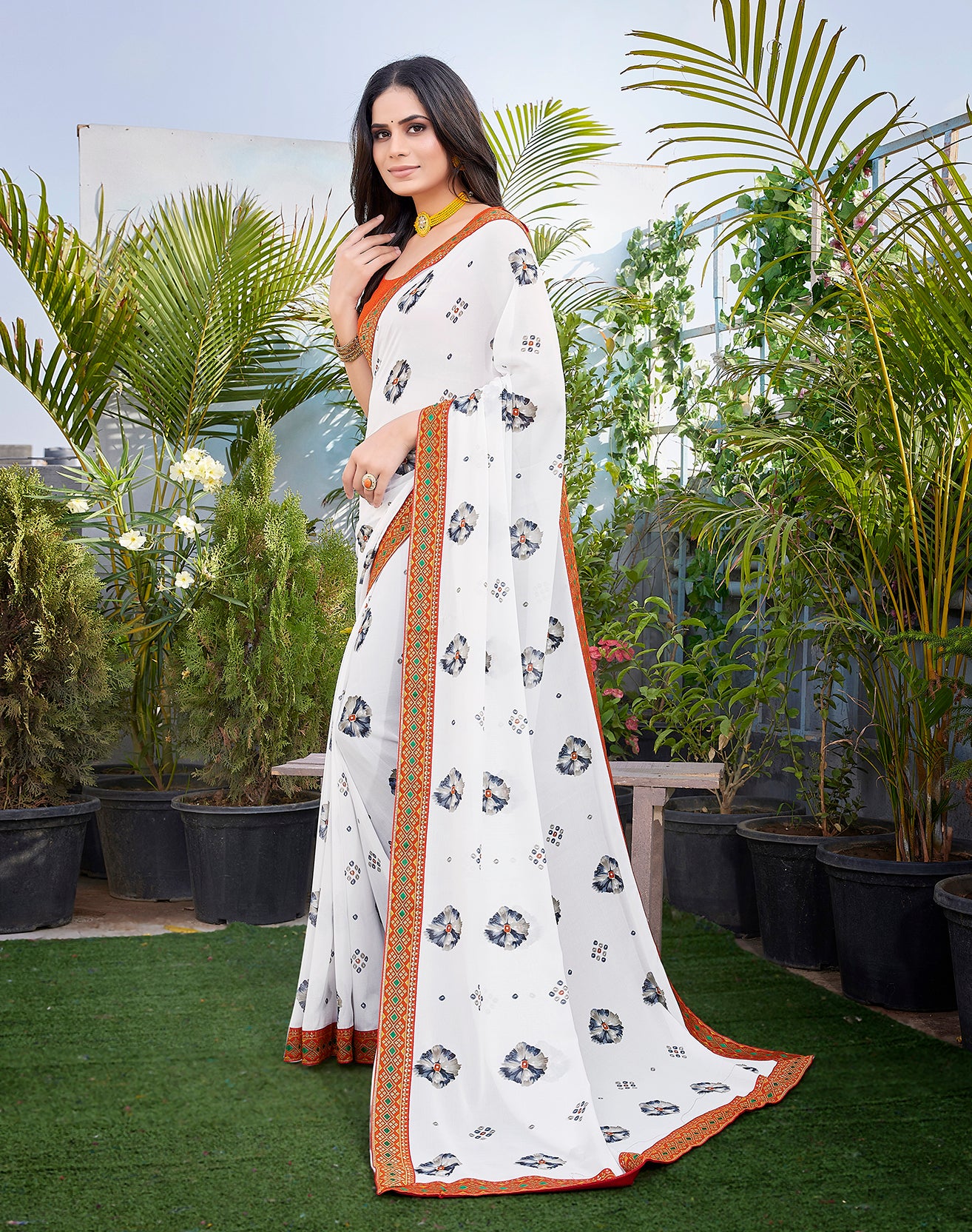 Supikart Elegant Georgette Saree with Blouse Piece