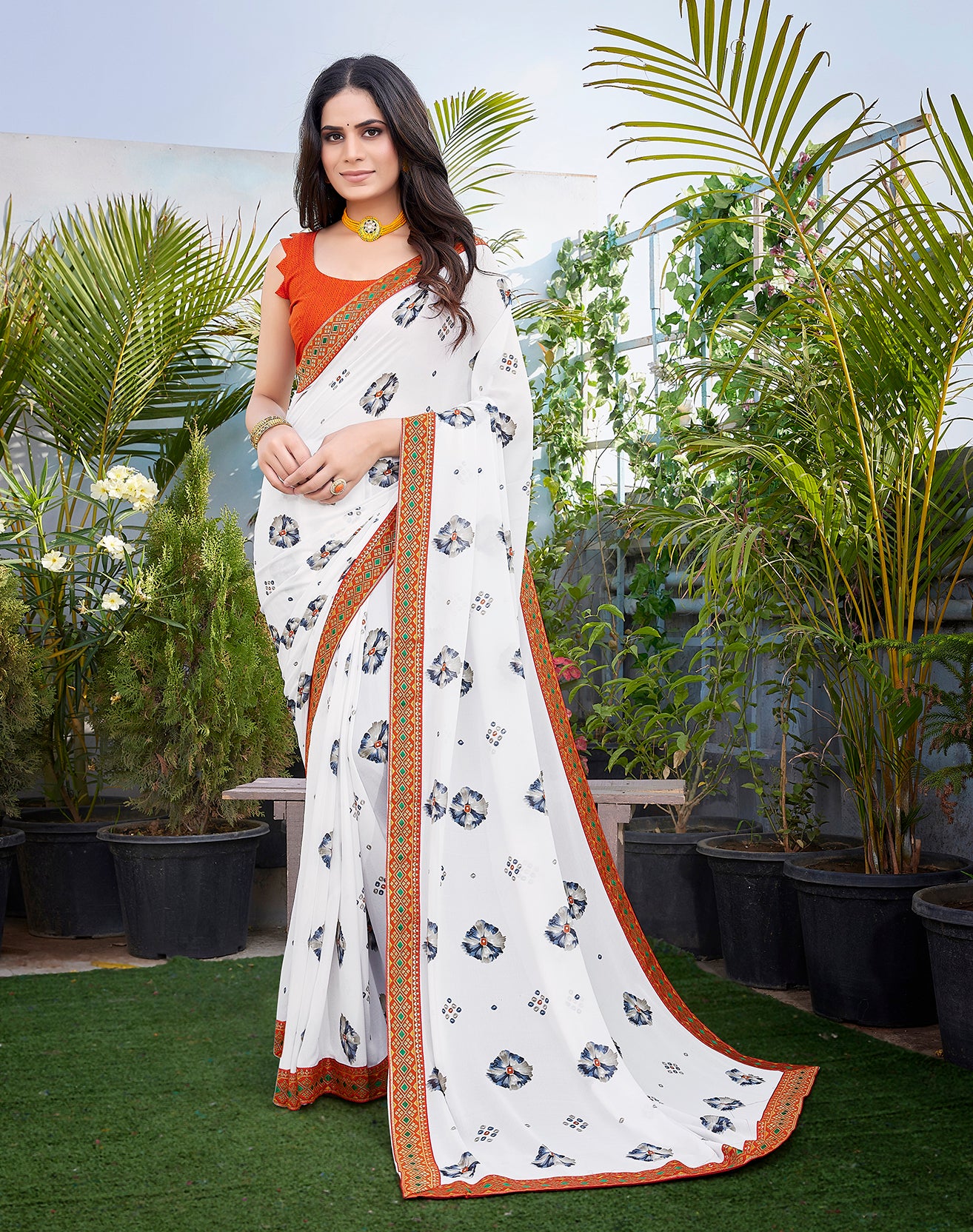 Supikart Elegant Georgette Saree with Blouse Piece