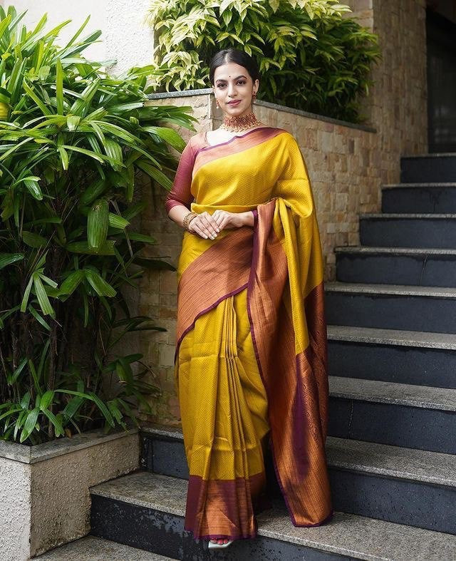 Banarasi Jacquard Saree With Blouse