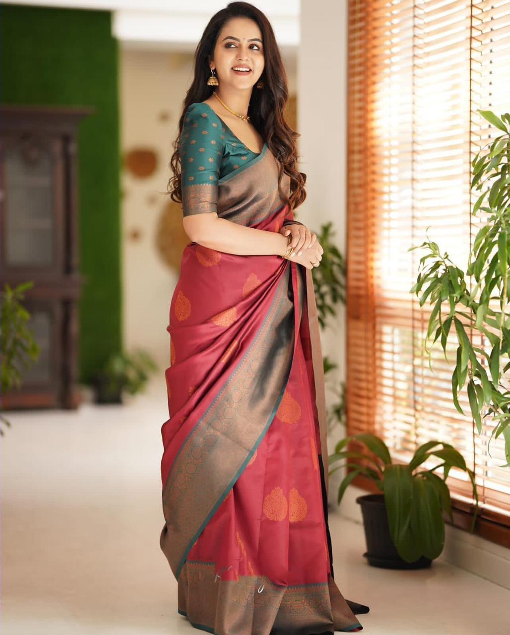 Banarasi Jacquard Saree With Blouse