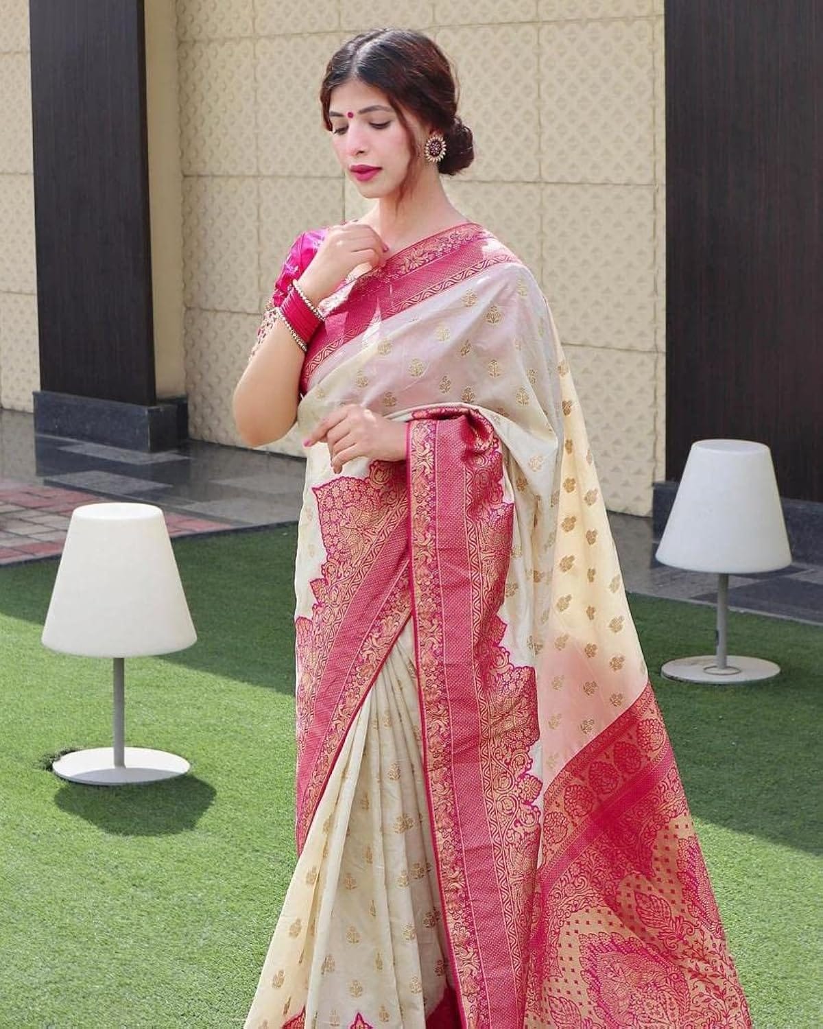 Banarasi Jacquard Saree With Blouse