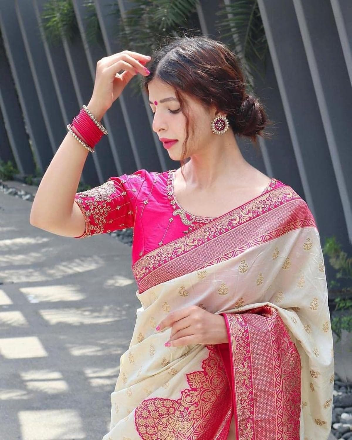 Banarasi Jacquard Saree With Blouse